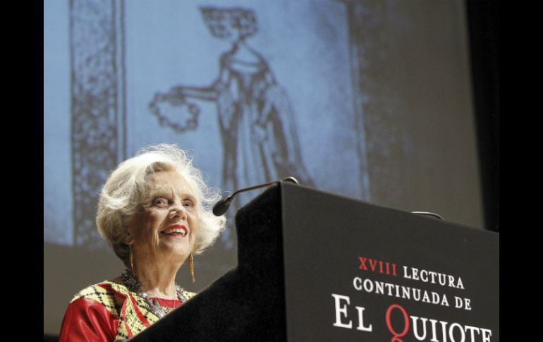 Elena Poniatowska, durante su asistencia a la lectura continuada del Quijote, en el Círculo de Bellas Artes de Madrid. EFE /