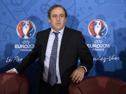 Michel Platini espera un gran torneo en canchas francesas. AFP /