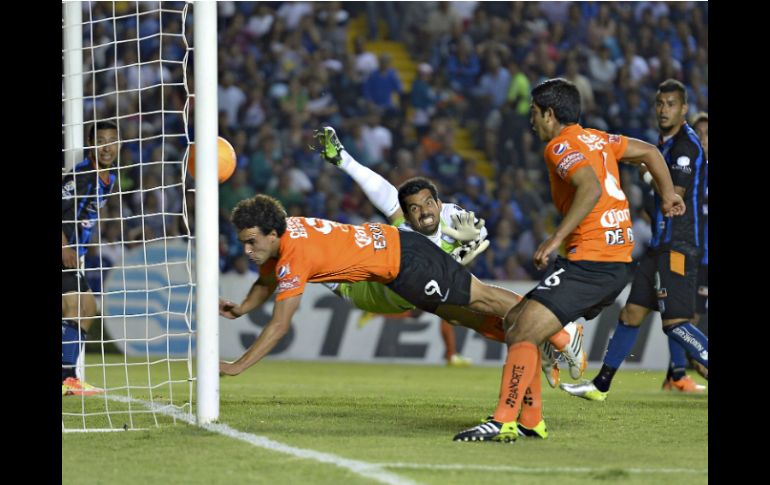 Enrique Esqueda durante su anotacion de Gol en el partido Queretaro vs Pachuca. MEXSPORT /