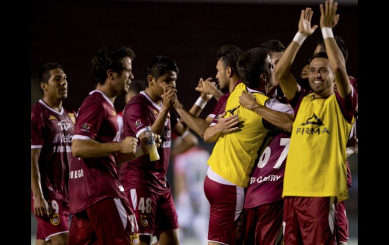 El equipo de Estudiantes Tecos celebra su victoria en el Estadio 3 de Marzo. MEXSPORT /