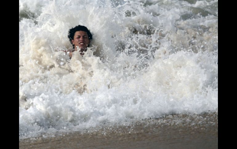 Recomiendan a la población evitar ingresar al mar durante la ocurrencia de las marejadas a mar abierto. ARCHIVO /