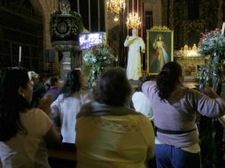 En al altar de la catedral fue colocada una estatua de Karol Wojtyla. SUN /