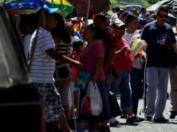 El repunte en el ritmo de avance de la economía en marzo sería consecuencia del efecto de Semana Santa. ARCHIVO /