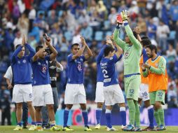 Los jugadores festejaron su triunfo ante Pumas. ARCHIVO /