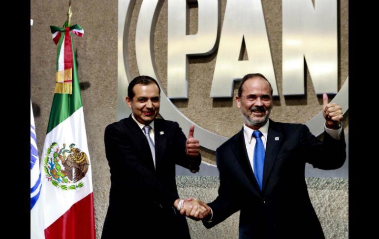 Ernesto Cordero (i) y Gustavo Madero (d) a su llegada a la sede nacional del PAN. SUN /