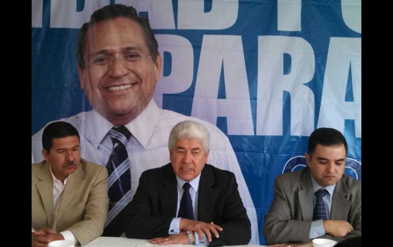 Ramírez Acuña (c) dijo que el equipo de Ernesto Cordero vigilará de cerca la labor del Comité Directivo Estatal del PAN. ESPECIAL /