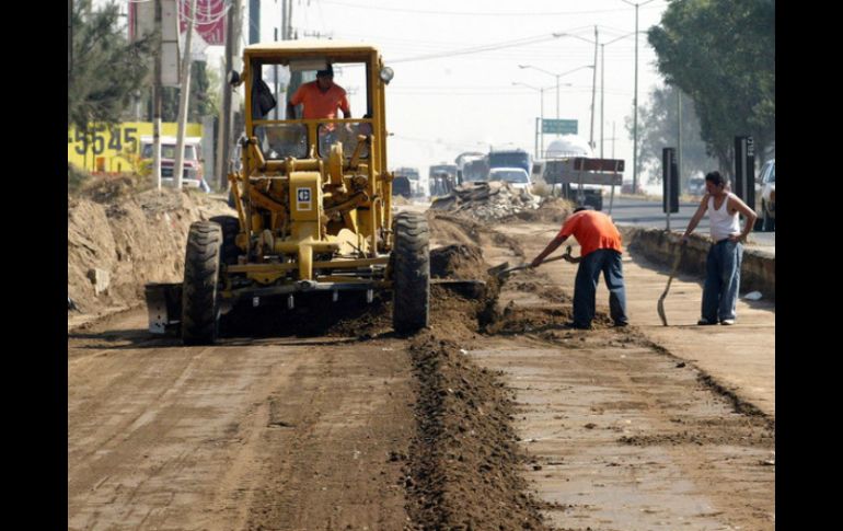 Las obras de ampliación del tramo Jocotepec-San Luis Soyatlán se extienden por alrededor de 17 kilómetros. ARCHIVO /