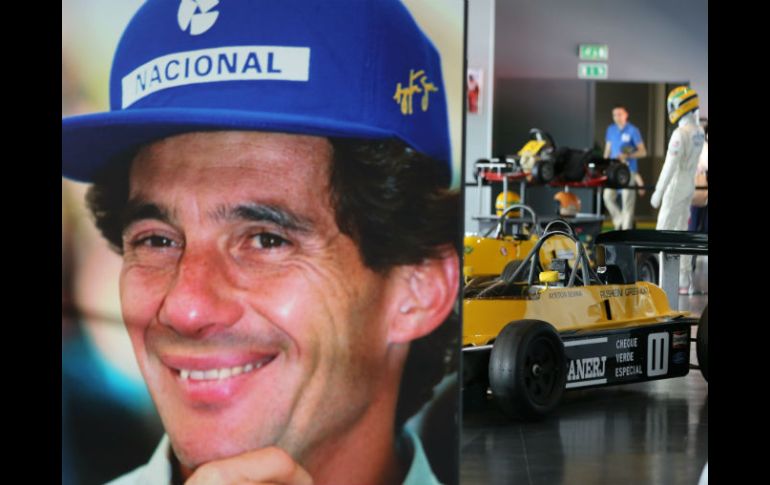 Señalan que la popularidad del piloto se debe a la labor del Instituto Aytron Senna que dirige su hermana. AFP /