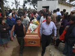 Sepelio de Gregorio Jiménez, reportero veracruzano muerto en feberero de este año. ARCHIVO /