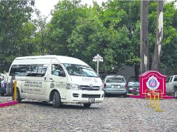 Miembros del Ministerio Público de la FGE se hicieron presentes ayer en Verde Valle.  /