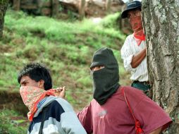 El EZLN establece dos puntos de control, luego de un enfrentamiento con indígenas campesinos. ARCHIVO /