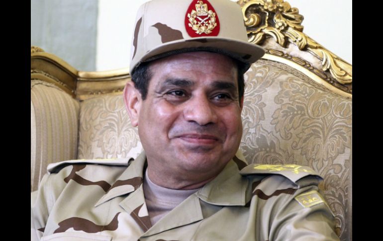 Abdel Fatah al Sisi llega a las elecciones como claro favorito después de presentar un total de 188 mil 930 avales. ARCHIVO /