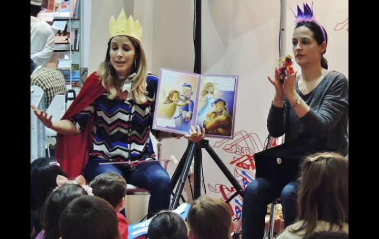 La muestra también acoge sesiones del club de lectura infantil, llamadas La hora del cuento. EFE /