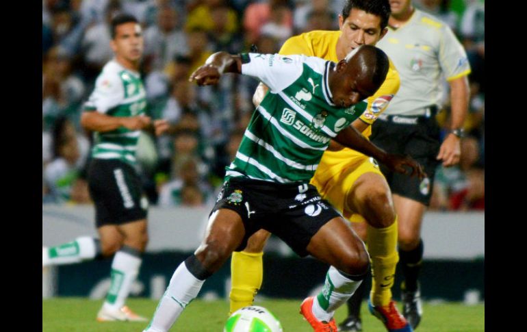 Quintero anotó el primer gol para Santos. MEXSPORT /