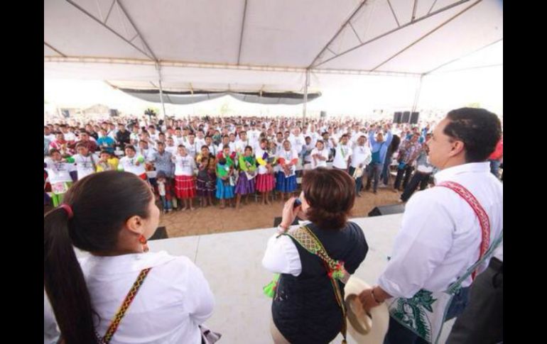 Según Robles, lo que trató de decir es que la familia pequeña vive mejor. Reconoce que su declaración no fue ''precisa''. ESPECIAL /