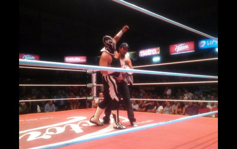 La Arena Coliseo de Guadalajara fue testigo del combate entre Diamante Azul y Ráfaga.  /