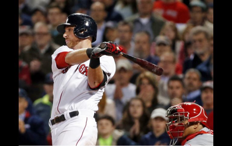 Middlebrooks pegó sencillo al jardín central y mandó a la timbradora al bateador Jonny Gomes con la carrera que marcó la diferencia. AP /