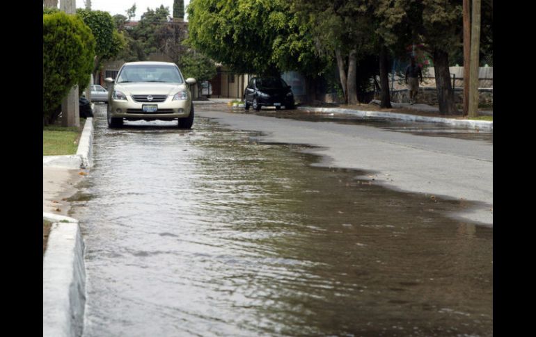 Unos 100 millones de metros cúbicos al año de agua podrían ahorrarse con recursos para  la red hídrica metropolitana, aseguran. ARCHIVO /