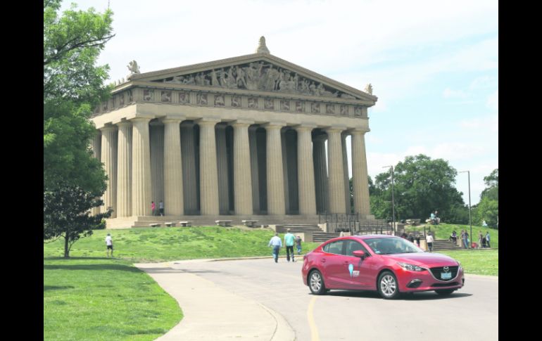 The Parthenon. Este museo de arte ubicado en medio de hermosos jardines, recibió al Mazda3 en Nashville.  /