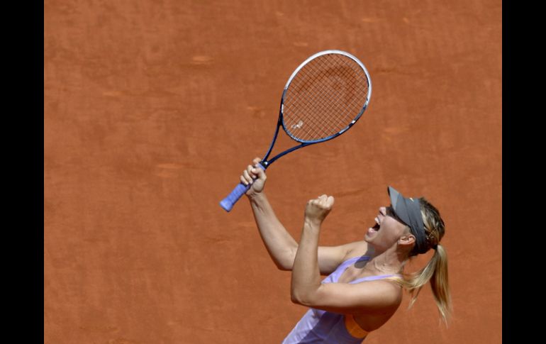 La tenista rusa accede por segundo año a la final del torneo al vencer a Agnieszka Radwanska. AFP /