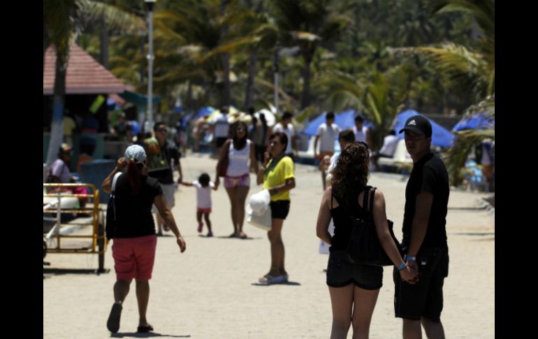 Autoridades afirman que en breve, los turistas disfrutarán una 'nueva playa' en la zona. ARCHIVO /