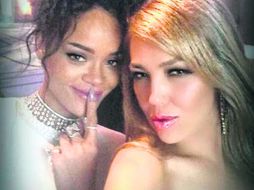 Thalía y Rihanna, durante la gala de moda de MET. INSTAGRAM.  /