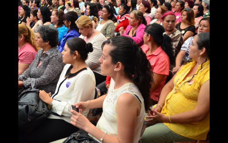 Los tipos de mujeres van desde la stalker, la princesita, hasta a la sabelotodo. ARCHIVO /