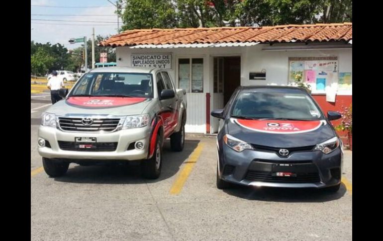 Las malas condiciones del auto ya no serán problema para aprobar los examenes. Foto: @LauVader. ESPECIAL /