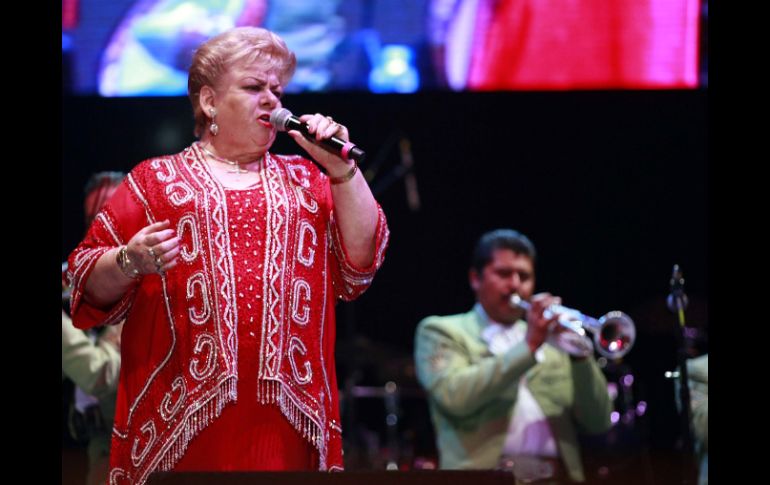 Paquita la del Barrio expresó que se sentía muy contenta de conocer a Marisela. ARCHIVO /