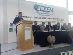 Alfredo Castillo ofrece un discurso ante empresarios del Consejo Coordinador Empresarial (CCE). TOMADA DE @Comisionadomich. ESPECIAL /