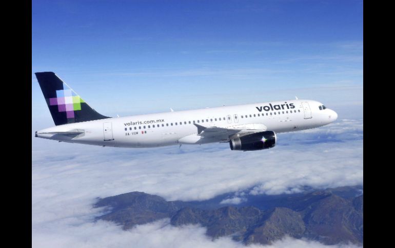 Volaris se convierte en la primera aerolinea en permitir que dispositivos electrónicos permanezcan encendidos durante el vuelo. ARCHIVO /