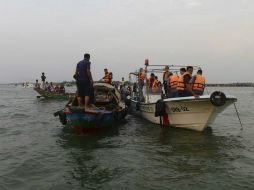 Un buque de rescate fue trasladado al lugar para buscar sobrevivientes. AFP /