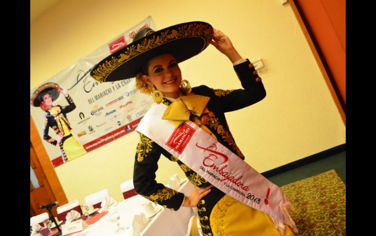 Azucena Barrera,quien fue la embajadora del Mariachi 2013 en la rueda de prensa.  /