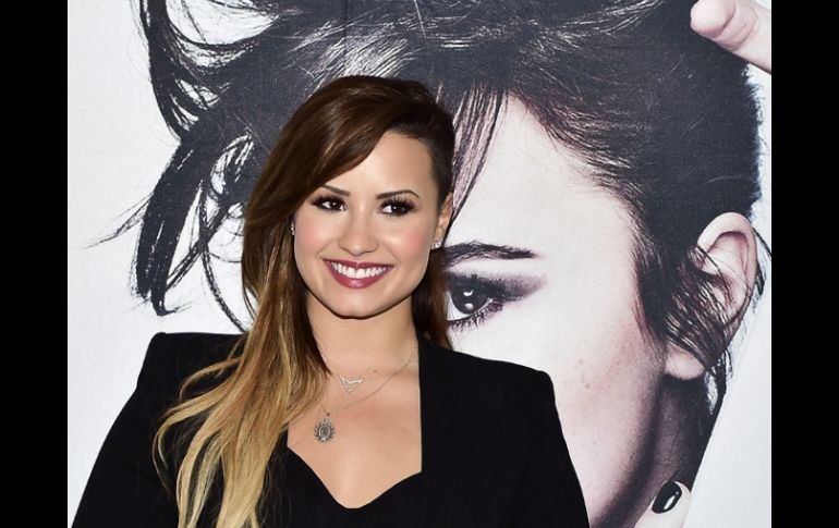 'Me ofrecieron escribir este libro y fue el momento ideal para compartir lo que me ha sucedido', afirmó Demi Lovato. NTX /