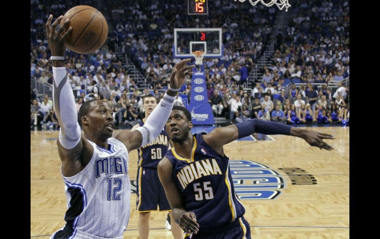 El pivot de origen jamaicano, Roy Hibbert (d), será pieza clave para mantener a los Pacers en una pelea equilibrada ante Miami. ARCHIVO /