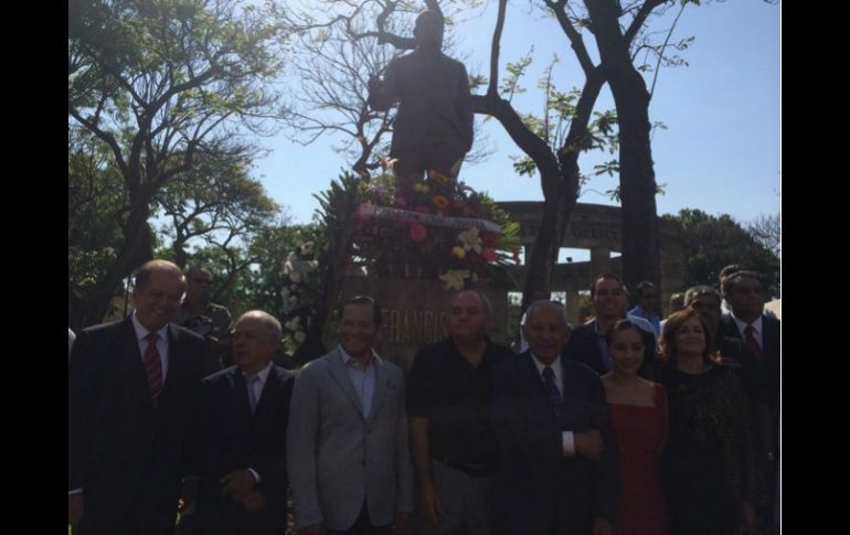 Esta mañana se llevó a cabo una guardia de honor entorno a los restos del sindicalista Francisco Silva Romero.  /