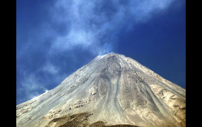 El Volcán de Colima es monitoreado las 24 horas del día. ARCHIVO /