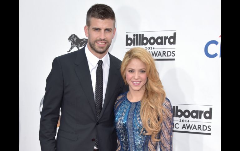 La cantante llegó al MGM de Las Vegas junto a su pareja, el futbolista español Gerard Piqué. AP /