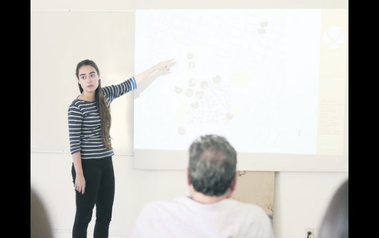 PROYECCIÓN. Alumnos del ITESO presentaron avances de diversas propuestas a recuperar el agua superficial del Parque Agua Azul.  /