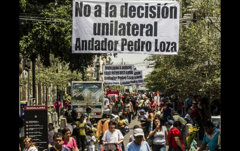 Comerciantes se han manifestado en contra de las decisiones unilaterales sobre su situación. ARCHIVO /