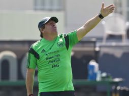 ''Nadie se ha muerto por abstinencia de 40 días'', comentó Miguel Herrera. AP /