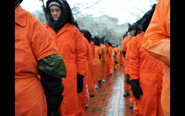 Las autoridades ya no dan a conocer cuántos de los 154 prisioneros en la base están en huelga de hambre. ARCHIVO /