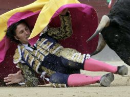 Mora resultó con la vena femoral partida tras la embestida. EFE /