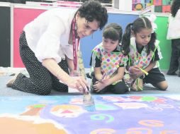 Magia. Trazos y colores son algunas de las principales actividades que se desarrollan en esta mágica feria para niños y jóvenes.  /