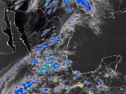 El fenómeno meteorológico se mueve hacia el oeste-noroeste a seis kilómetros por hora. Tomada de @conagua_clima. ESPECIAL /