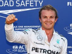 El aléman Nico Rosberg, con un mejor tiempo de 1:15.989, logra su segunda 'pole' de la temporada de la F1. AFP /