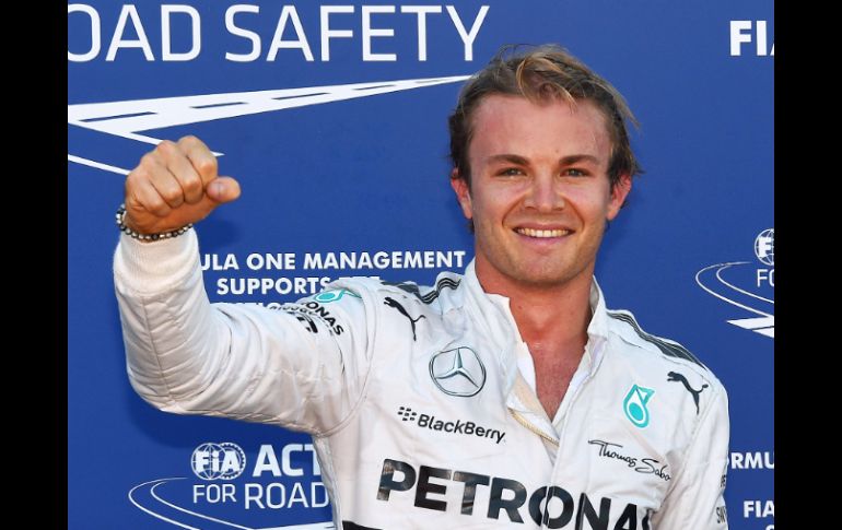 El aléman Nico Rosberg, con un mejor tiempo de 1:15.989, logra su segunda 'pole' de la temporada de la F1. AFP /