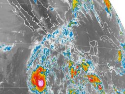 El meteoro propiciará lluvias intensas en Jalisco, Colima y Michoacán, y de menor intensidad en Nayarit. TWITTER: @David_Korenfeld. ESPECIAL /