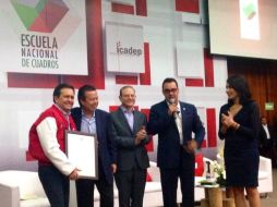 Guajardo impartió una conferencia a participantes de la Escuela Nacional de Cuadros del Revolucionario Institucional.Tomada de @CCQ. ESPECIAL /