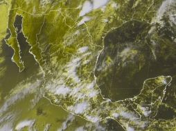 Los tornados se podrían registrar a partir de este momento y hasta las 22:00 horas. TWITTER: @conagua_clima. ESPECIAL /